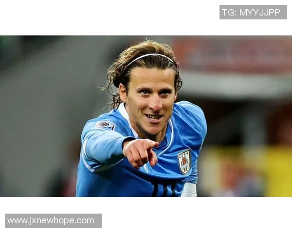 头顶裁判的足球明星如何在绿茵场上创造传奇与争议的双重人生