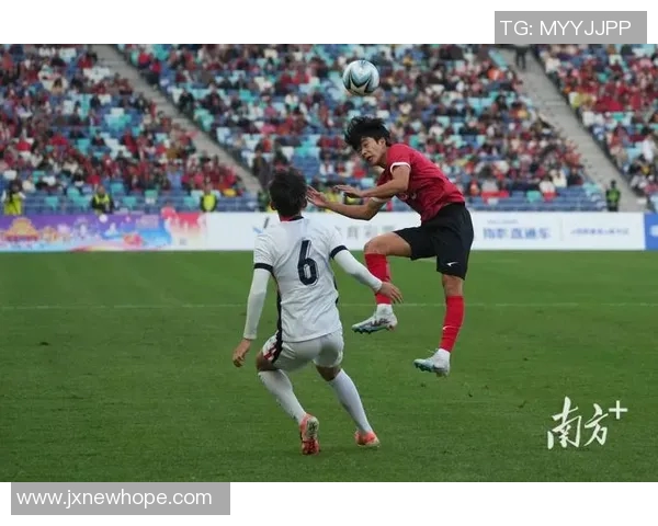 足球明星绝技大揭秘精彩瞬间图片赏析与技巧解析